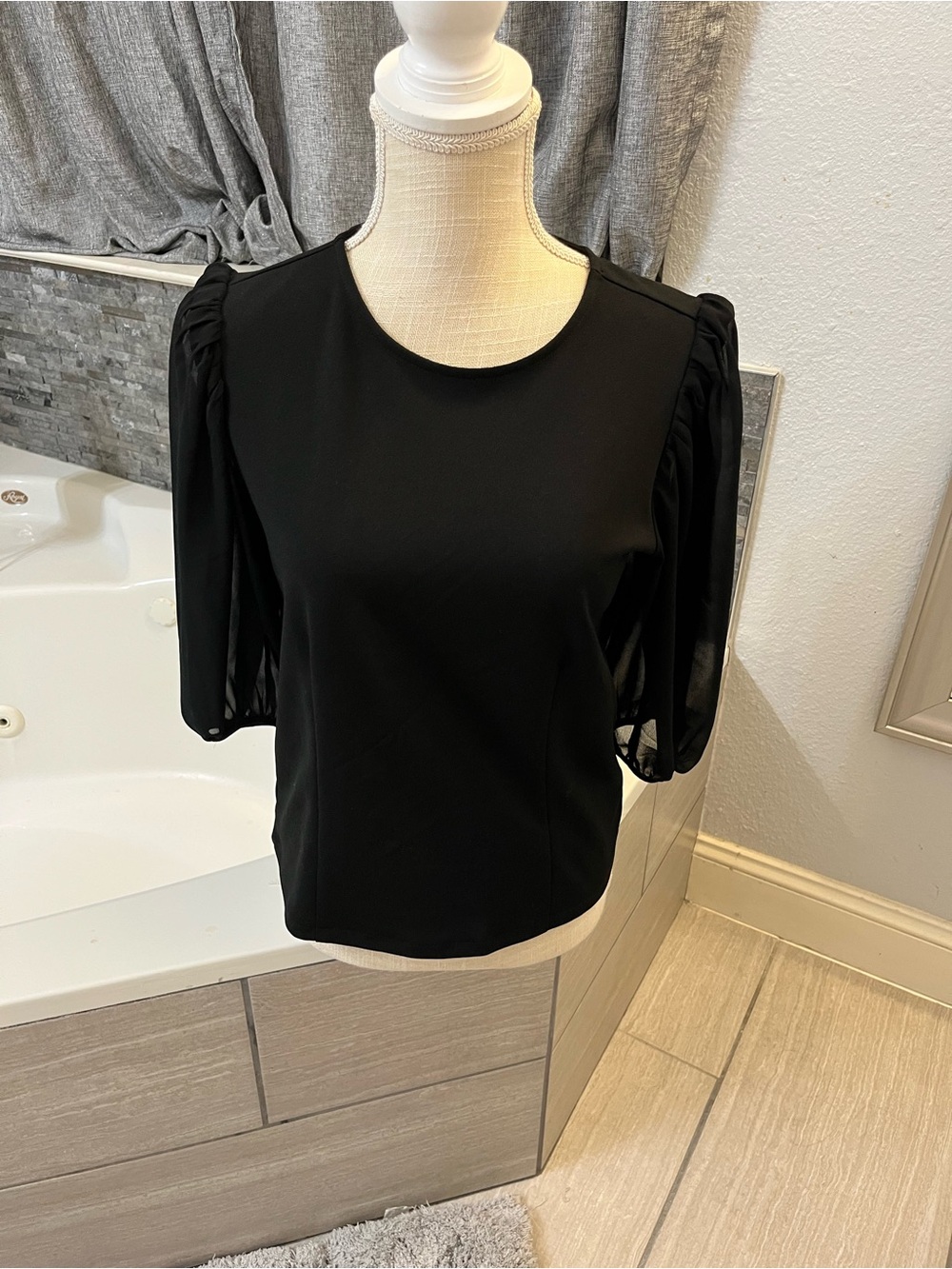 Ann Taylor Women’s XS Classic Black Puff Sleeve Women's Top